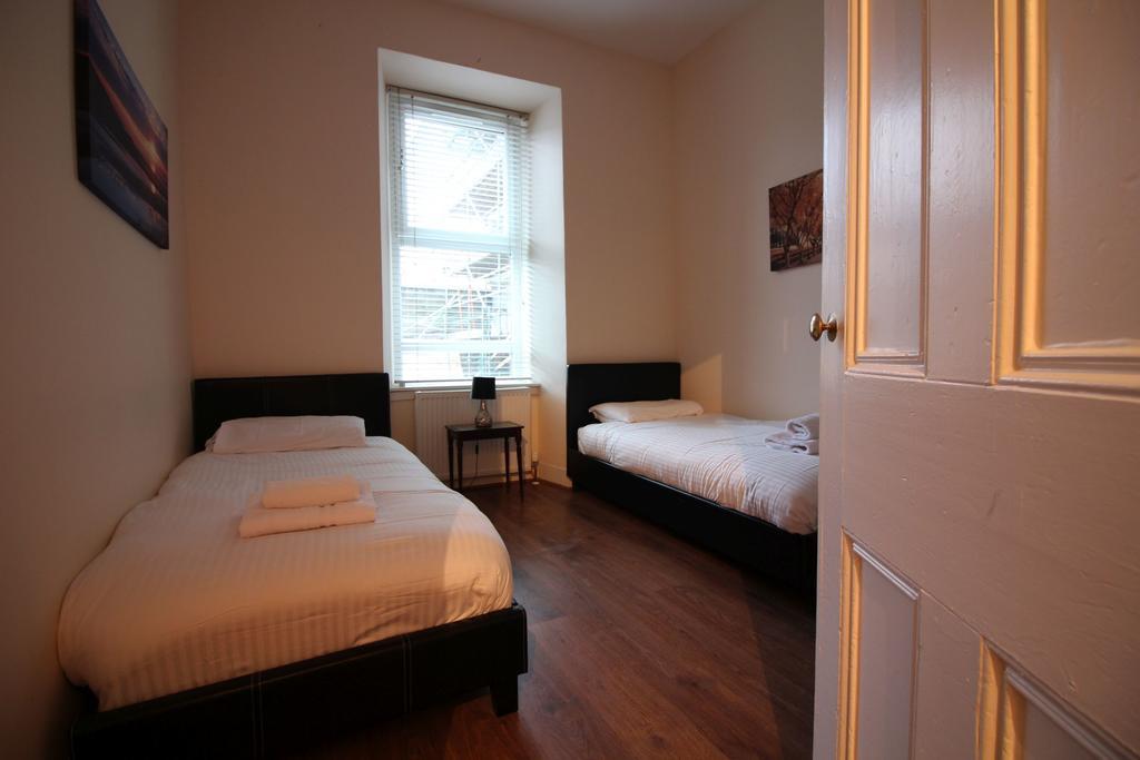 Logie Baird Apartment เฮเลนส์บะระ ภายนอก รูปภาพ