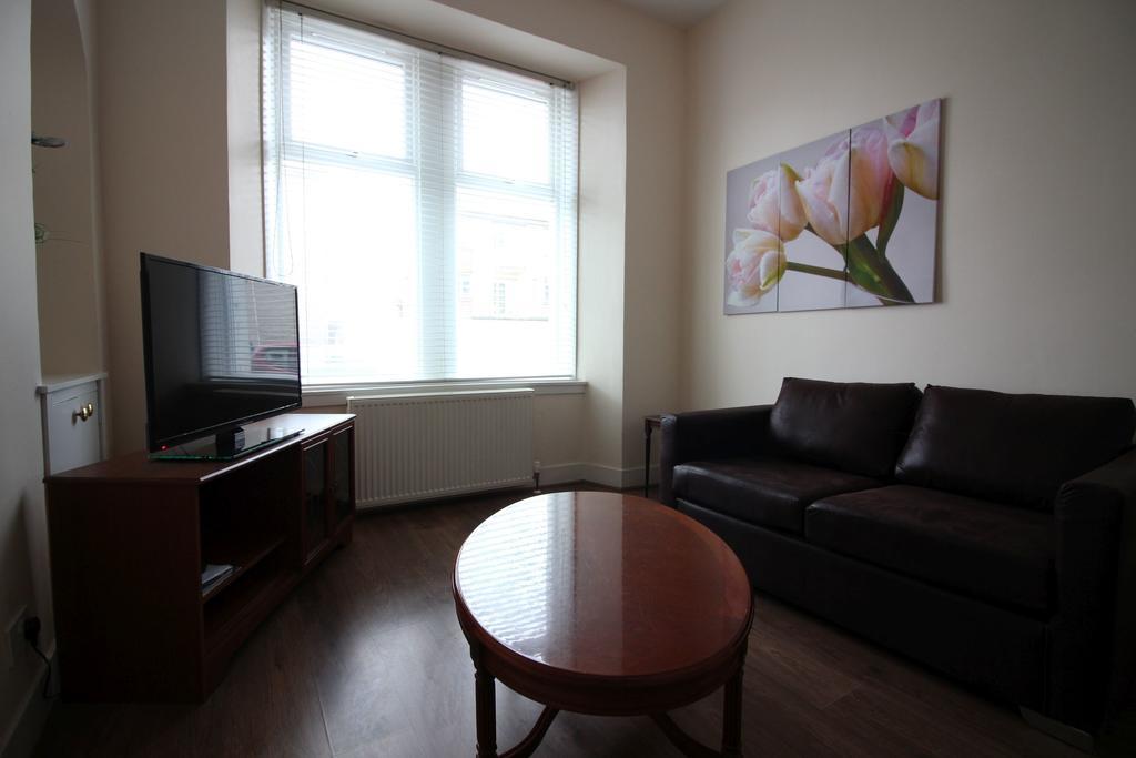 Logie Baird Apartment เฮเลนส์บะระ ภายนอก รูปภาพ