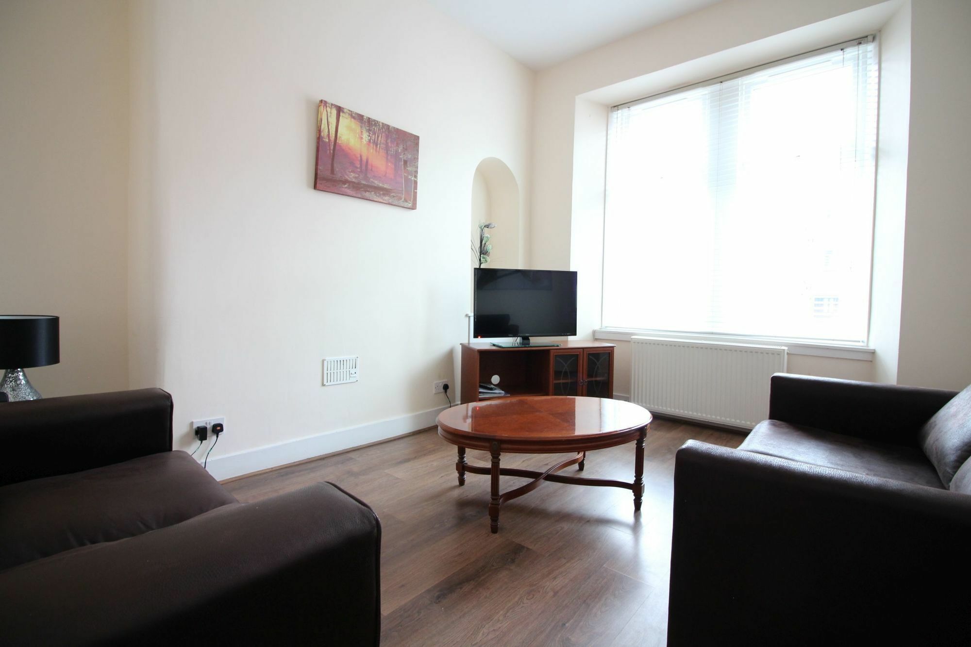 Logie Baird Apartment เฮเลนส์บะระ ภายนอก รูปภาพ