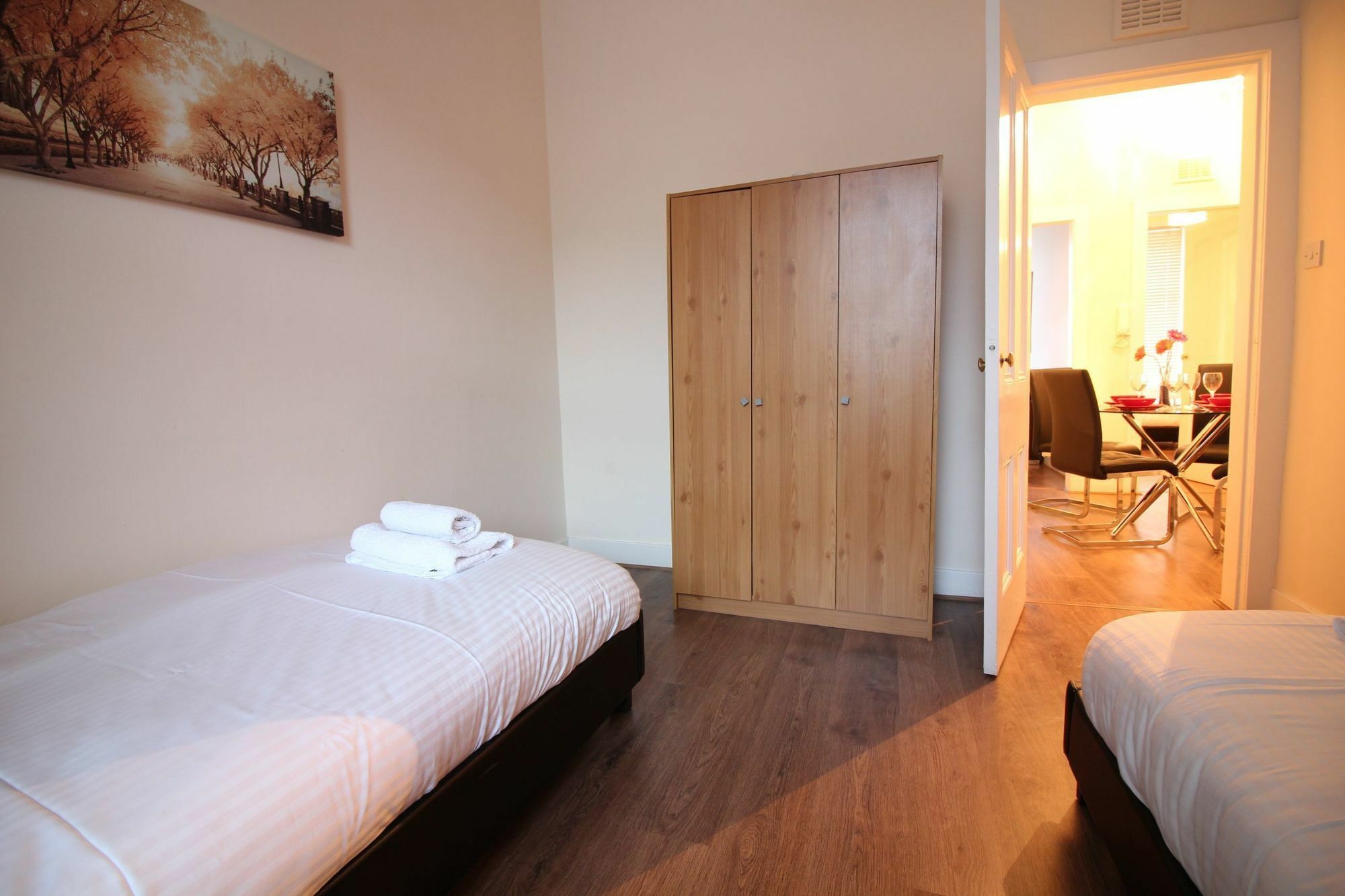 Logie Baird Apartment เฮเลนส์บะระ ภายนอก รูปภาพ