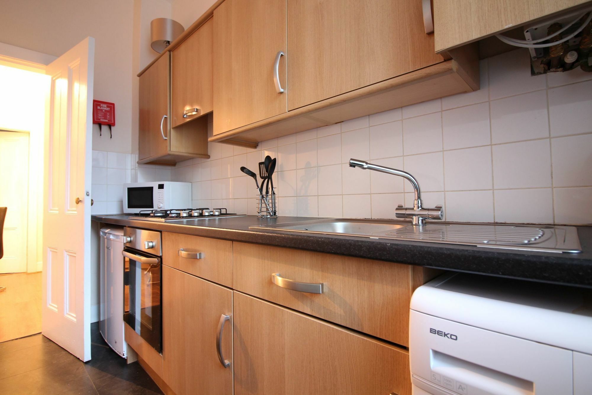 Logie Baird Apartment เฮเลนส์บะระ ภายนอก รูปภาพ